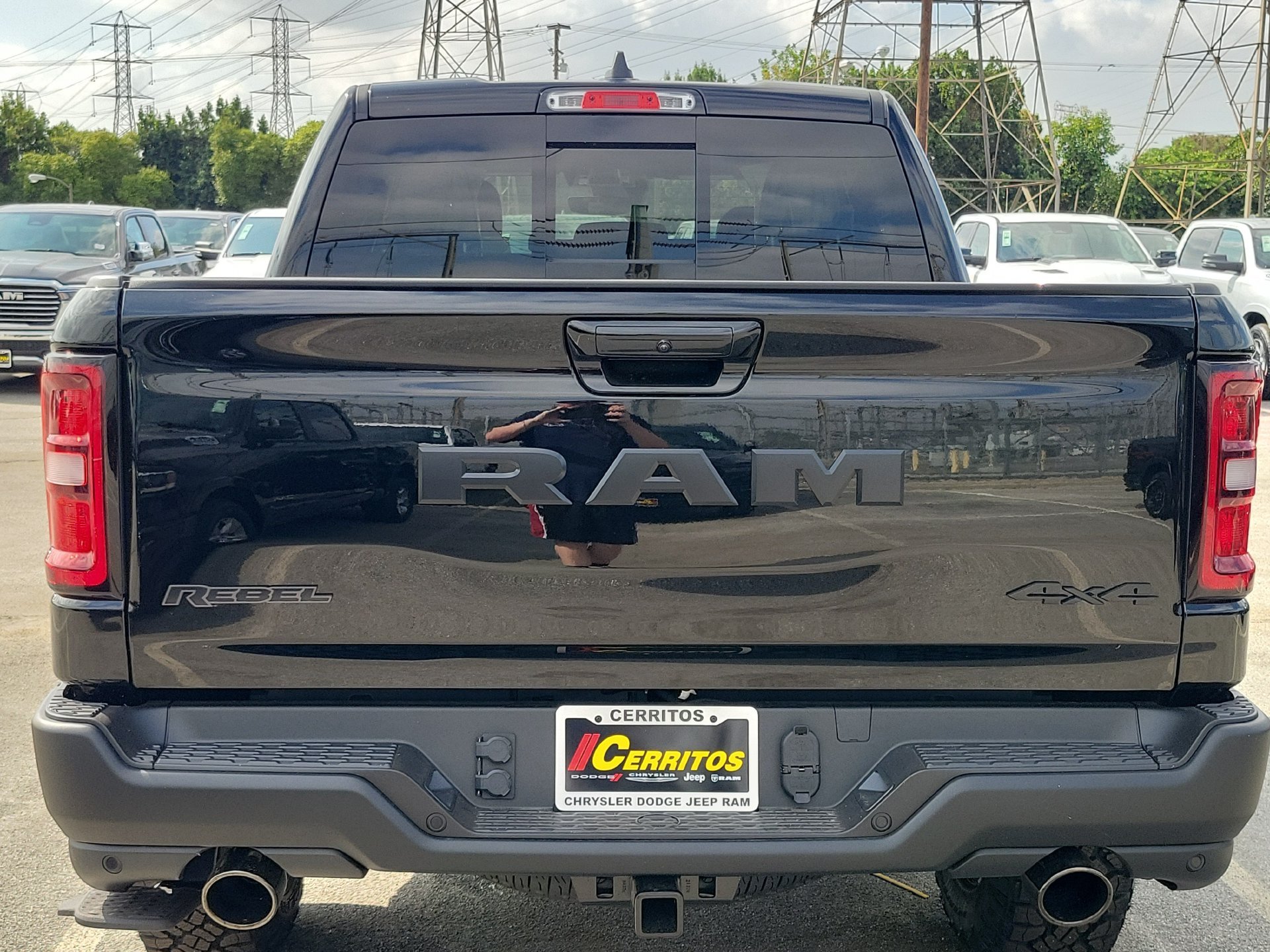 New 2027 Diamond Black Crystal Pearl-Coat Exterior Paint RAM Rebel image 3