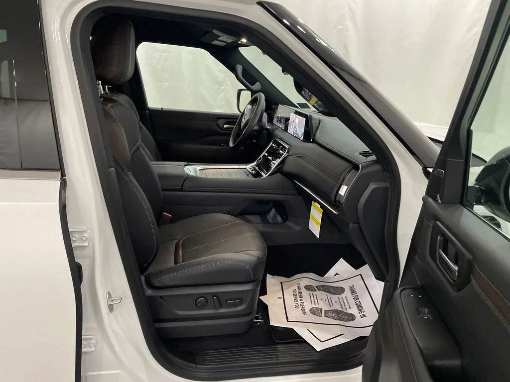 New 2026 Aspen White TriCoat Nissan SL image 26