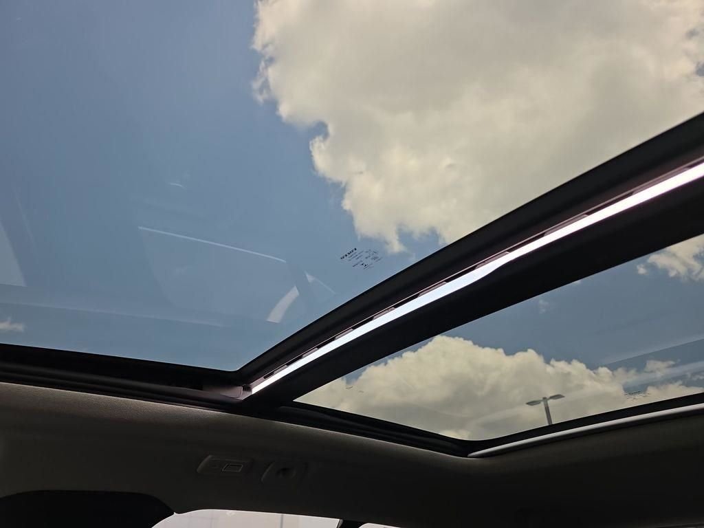 2023 Volvo XC40 Plus - Photo 31