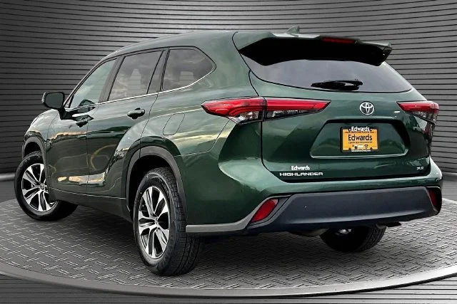 Used 2023 Green Toyota XLE image 4