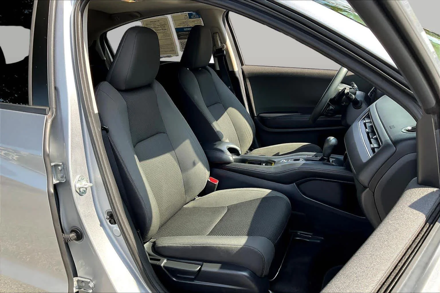 Used 2022 Lunar Silver Metallic Honda EX image 9