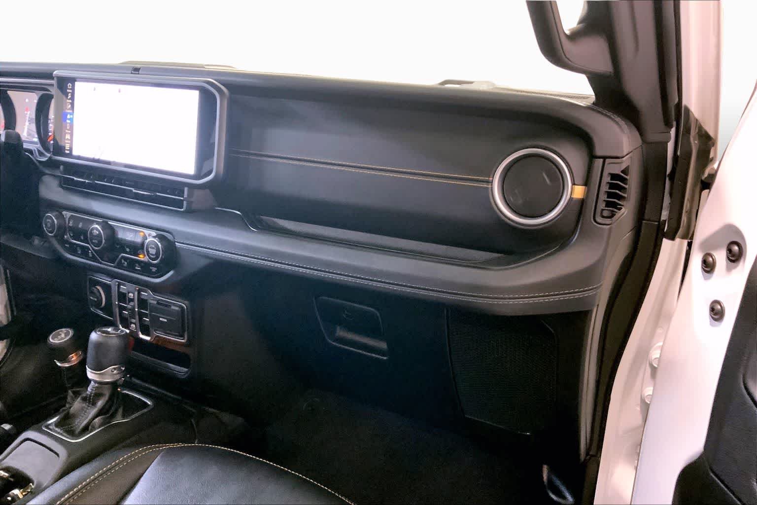 Used 2025 Bright White Clearcoat Jeep Sahara image 18