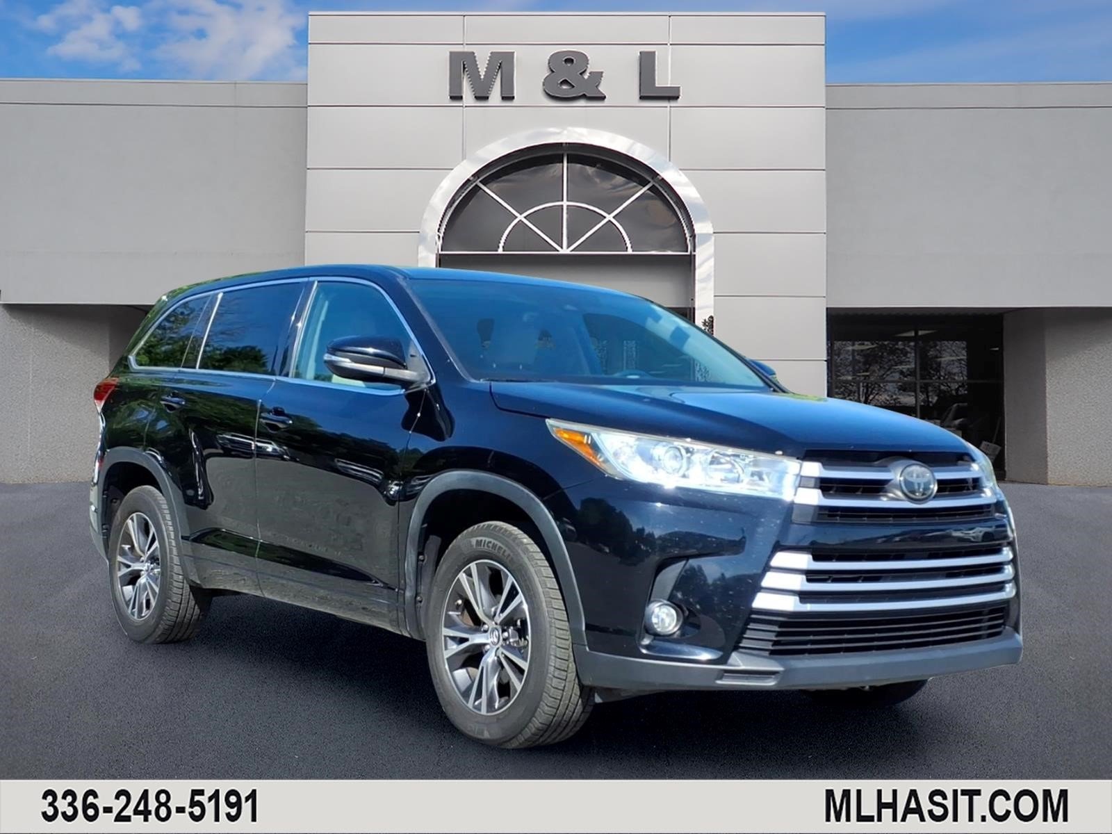 2017 Toyota Highlander LE Plus V6's photo
