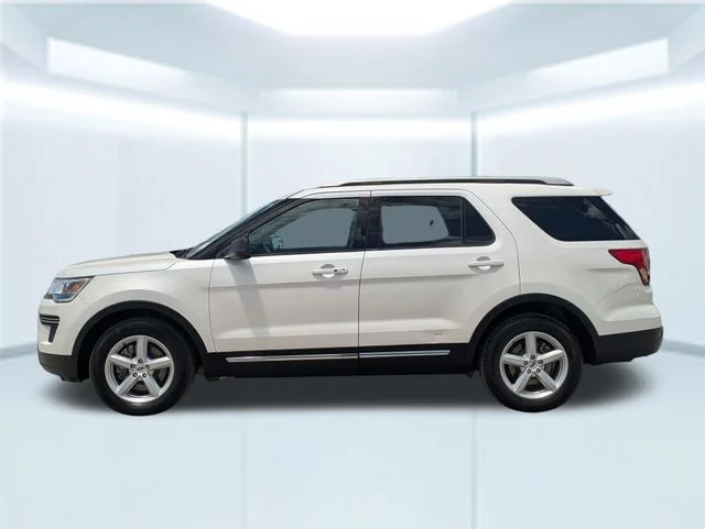 Used 2018 White Ford XLT image 2