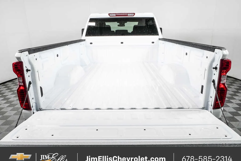 New 2026 Summit White Chevrolet WT image 27