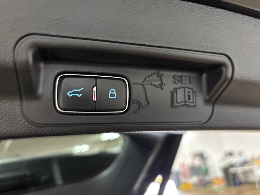 Used 2023 Gray Ford XLT image 31