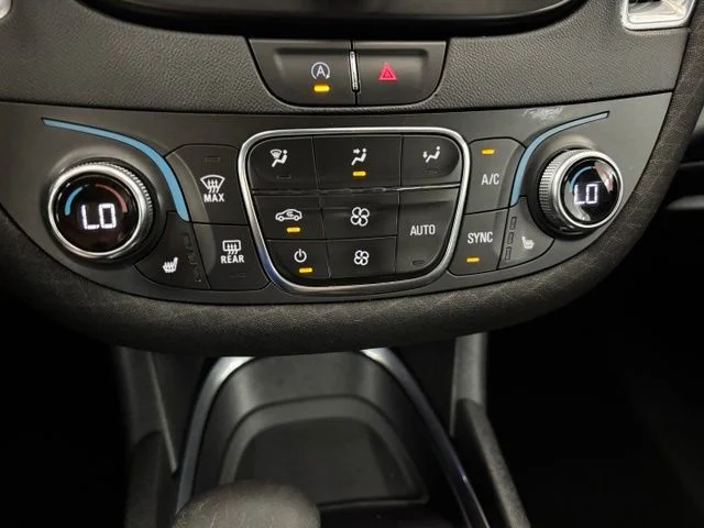 Used 2021 White Chevrolet LT image 21