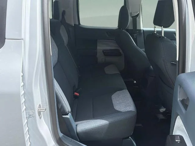 New 2026 Space White Metallic Ford XLT image 27