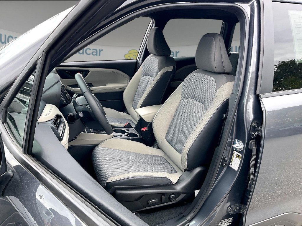 Used 2025 Gray Metallic Subaru Premium image 9