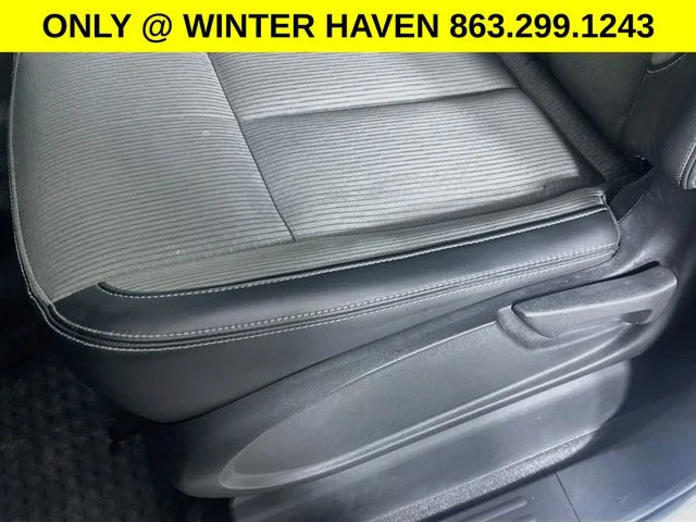 Used 2021 White Nissan S image 18