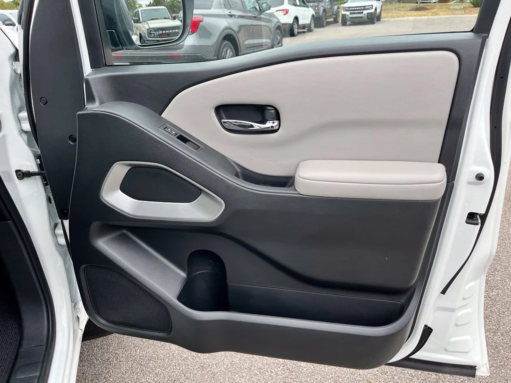Used 2025 White Nissan SV image 14