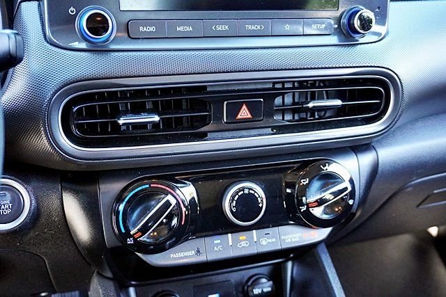 Used 2023 Silver Hyundai SEL image 26