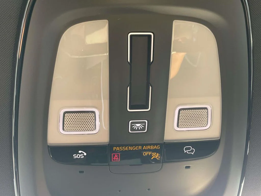New 2026 Aurora Silver Volvo Plus image 23
