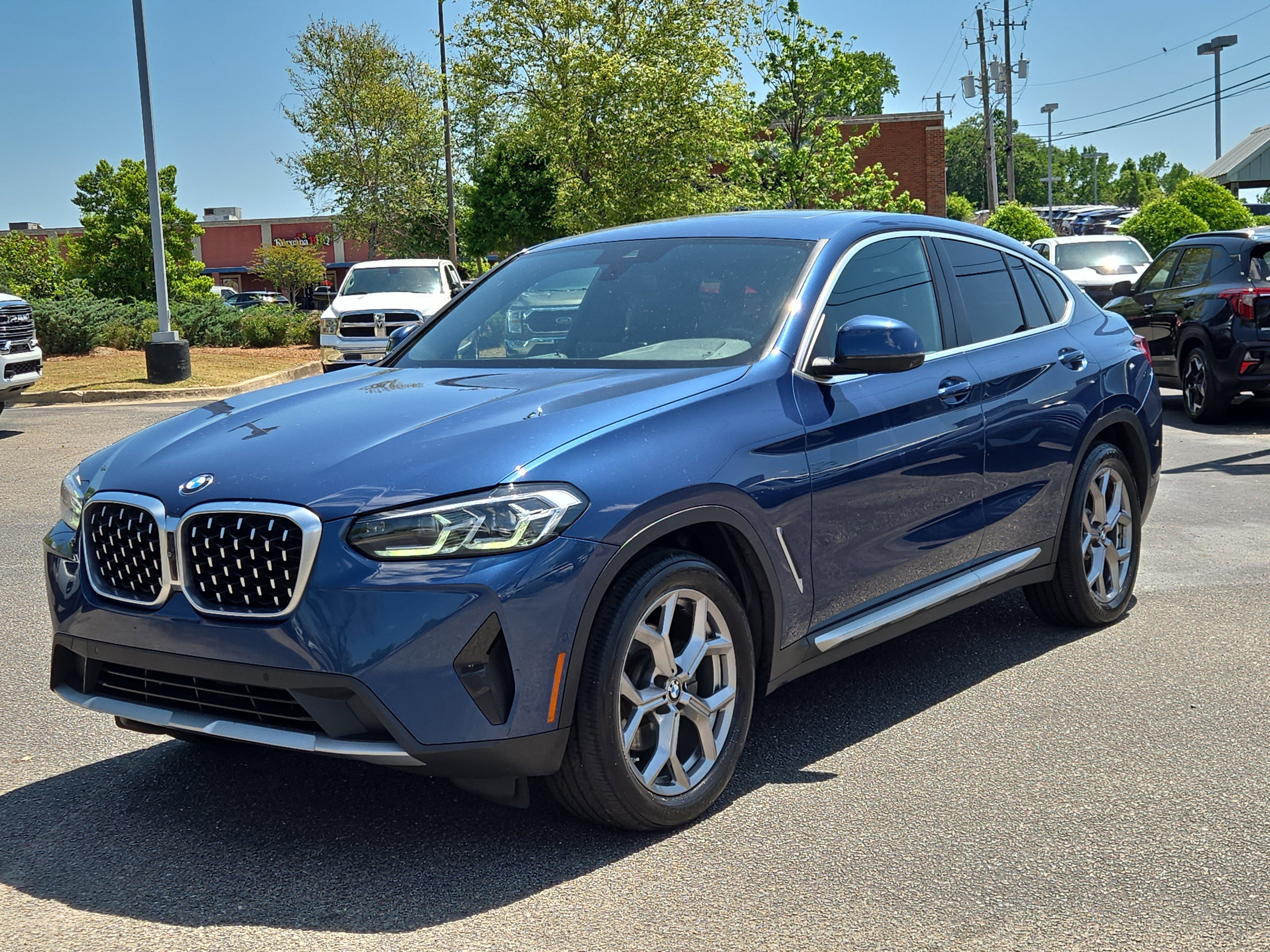 2022 BMW X4 xDrive30i's photo
