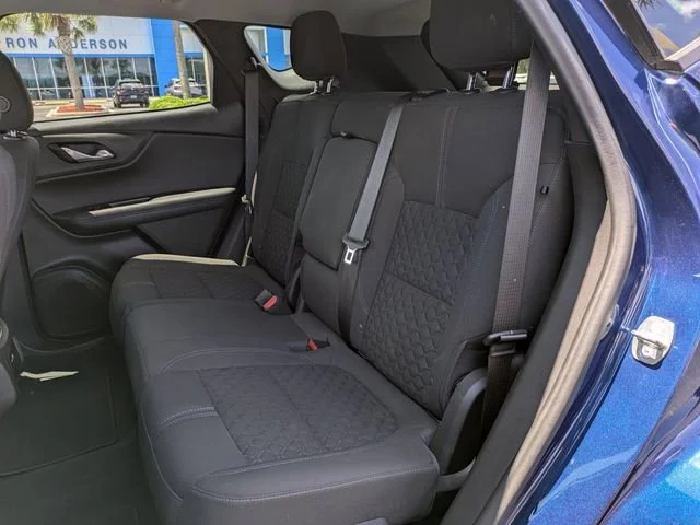 Used 2022 Blue Glow Metallic Chevrolet 2LT image 13