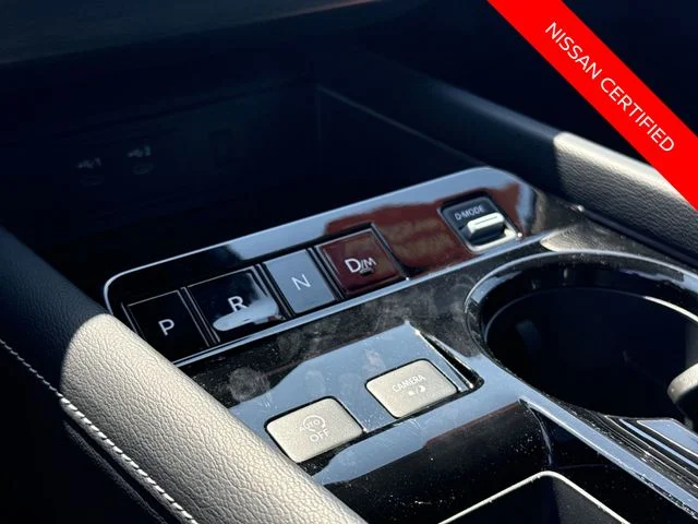 Used 2025 Red Nissan SL image 19