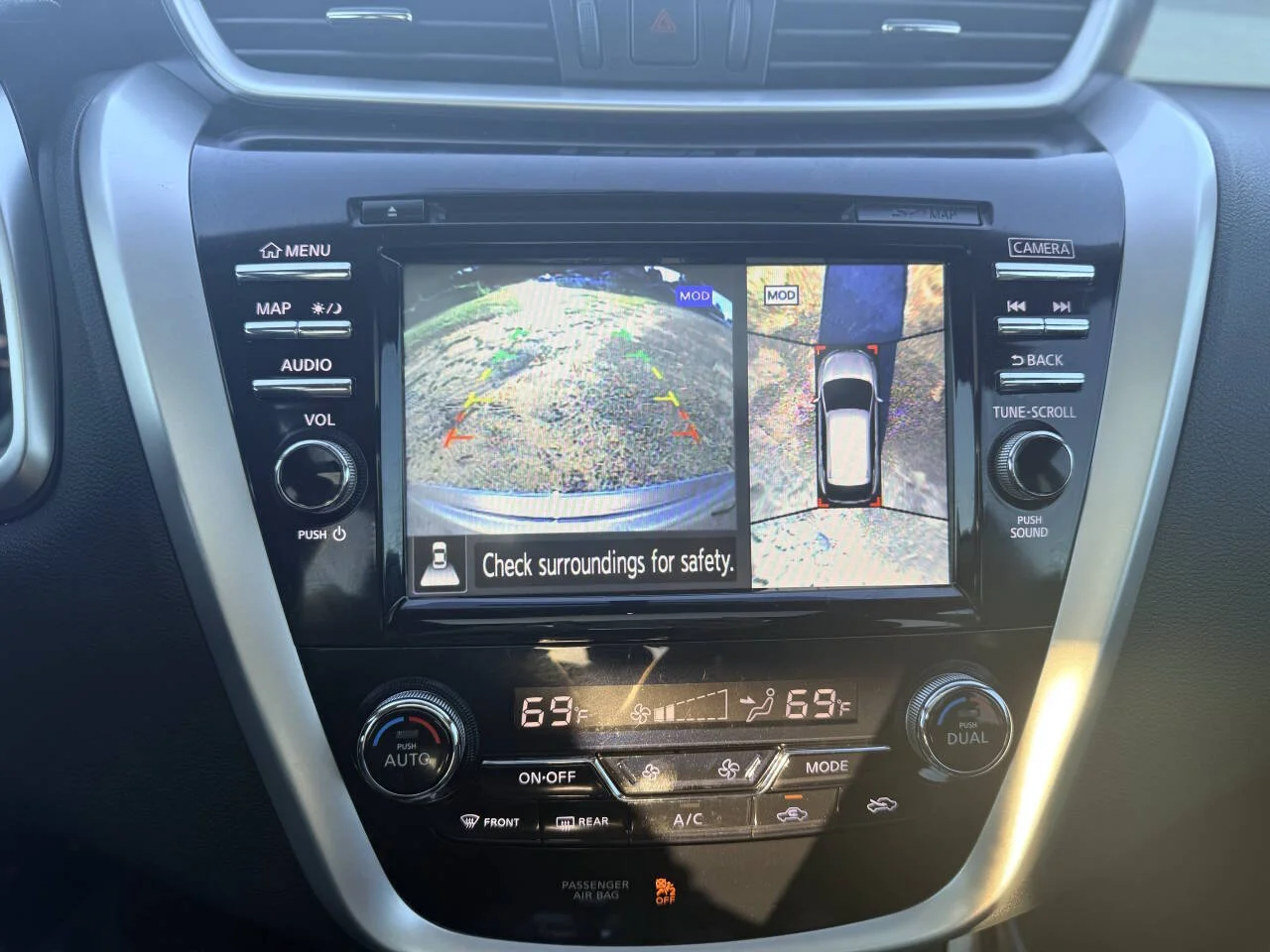 Used 2017 Gray Nissan Platinum 4dr SUV image 22