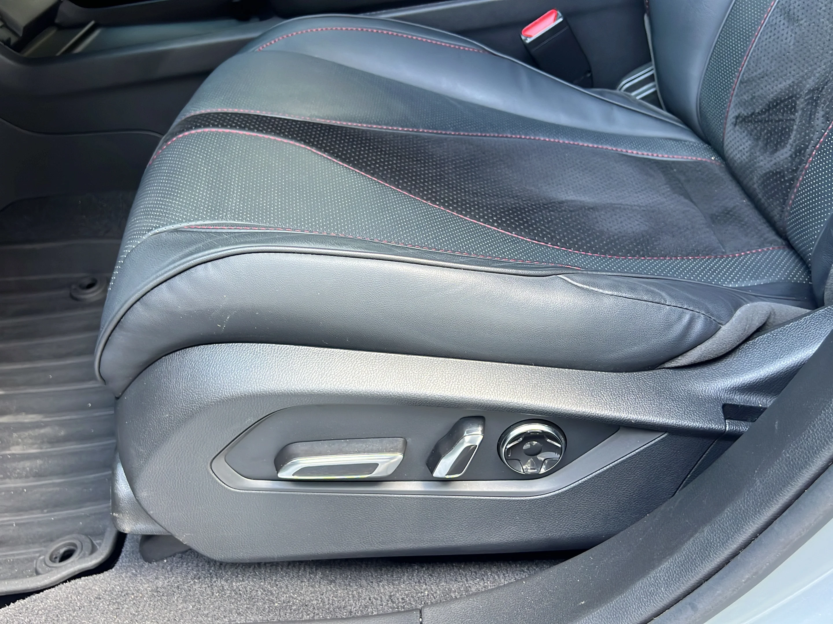 Used 2025 Urban Gray Pearl Acura w/A-Spec Package image 14