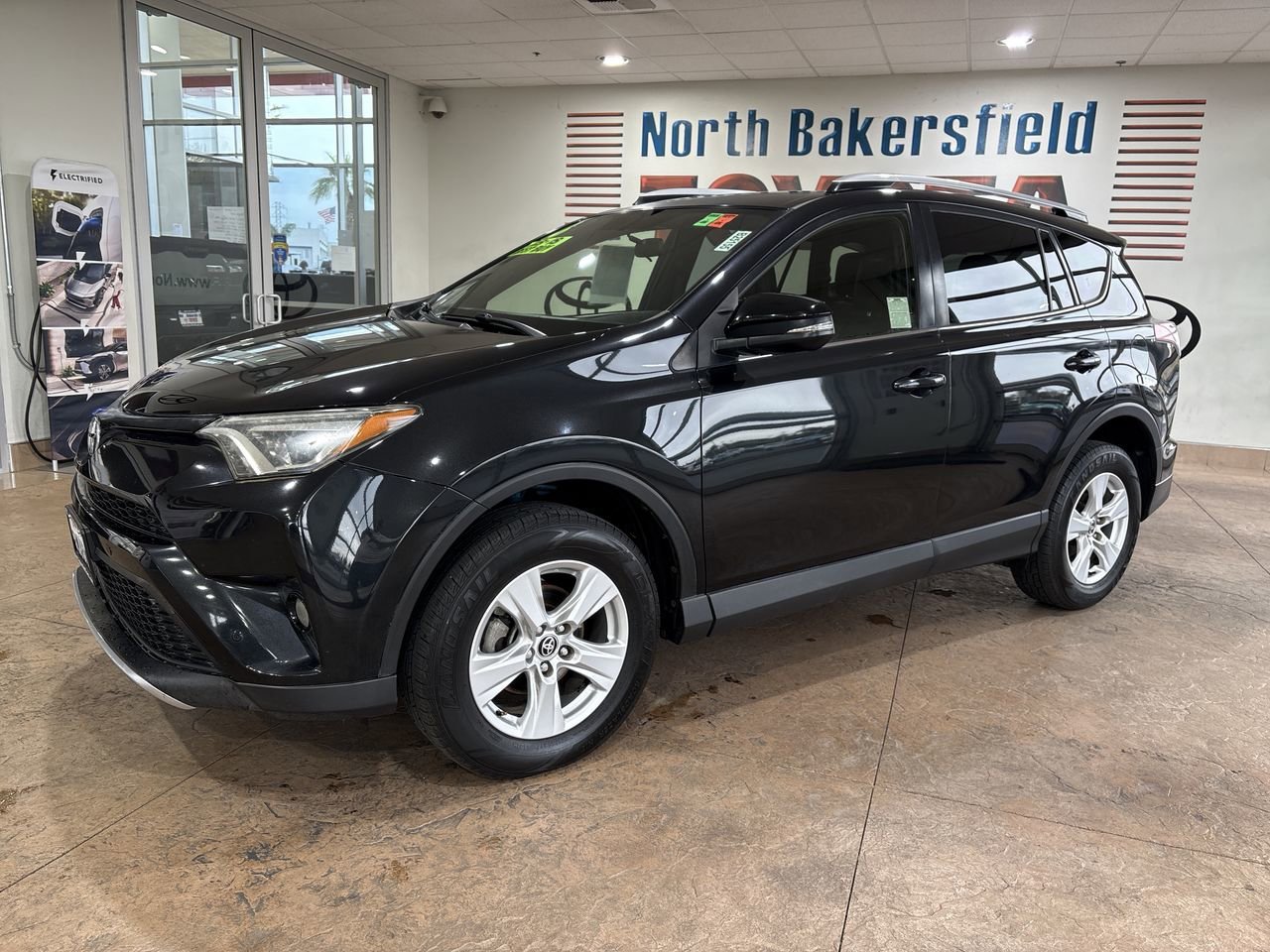 2016 Toyota RAV4 SE's photo
