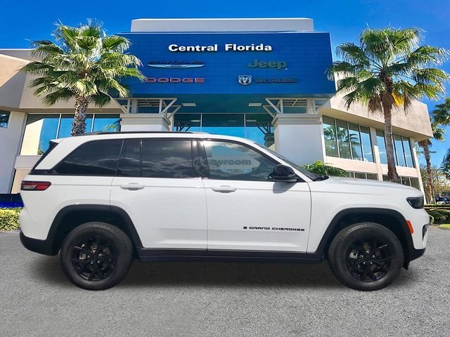 Certified Used 2025 White Jeep Altitude X image 4