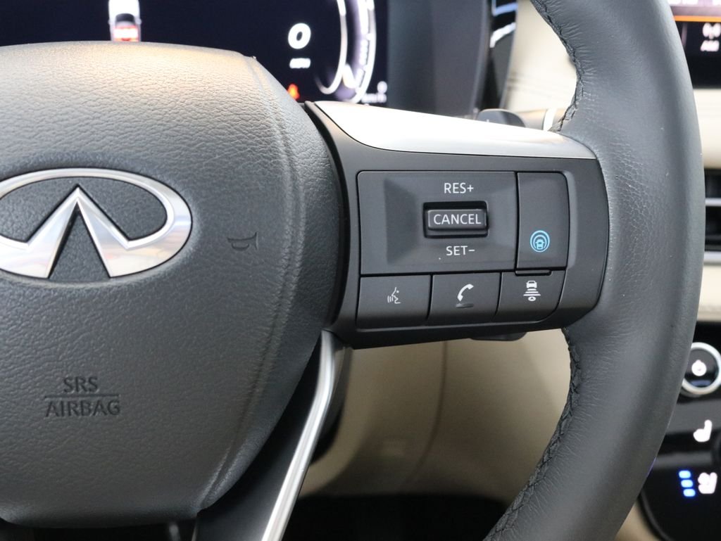 Certified Used 2023 White INFINITI LUXE image 35