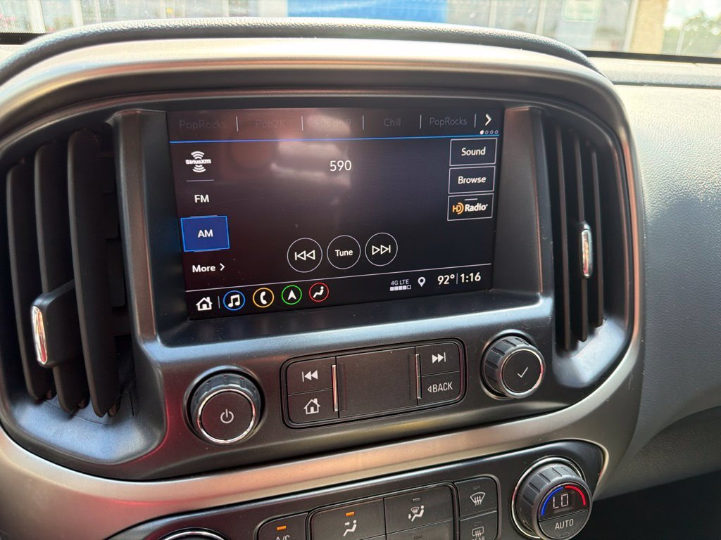 Used 2019 Red Chevrolet Z71 image 11