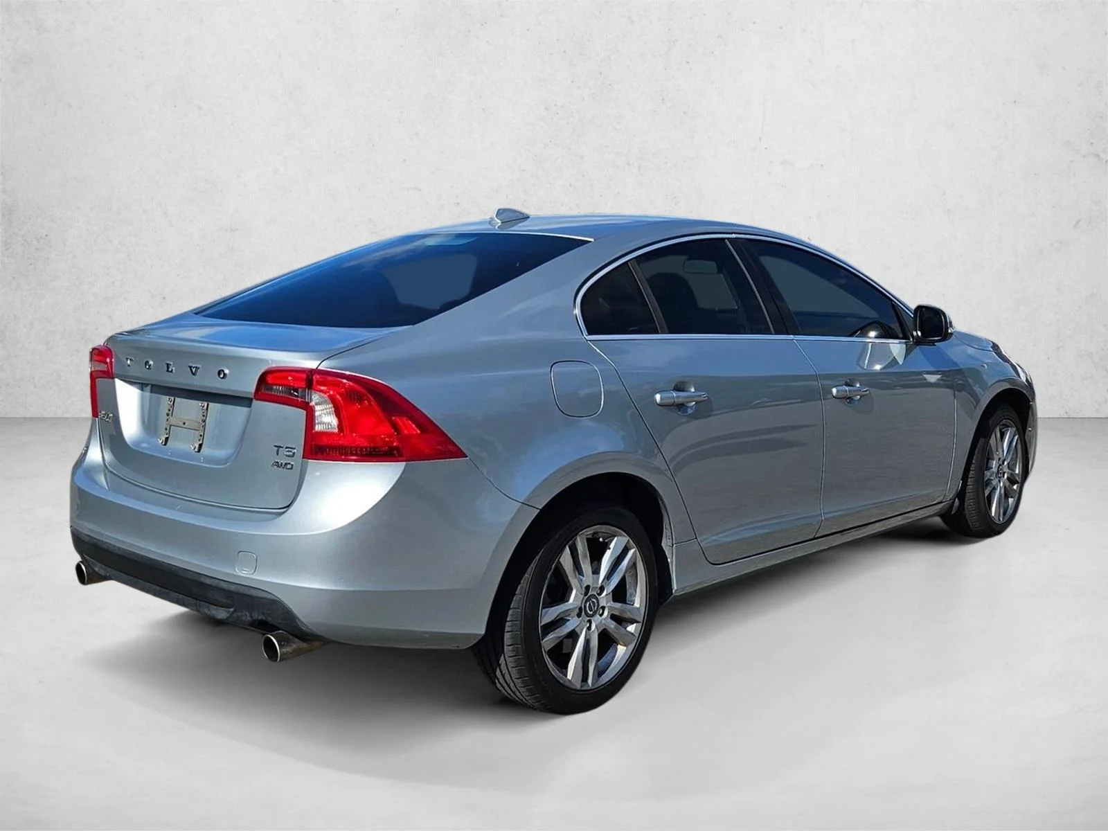 Used 2013 Electric Silver Metallic Volvo T5 image 5