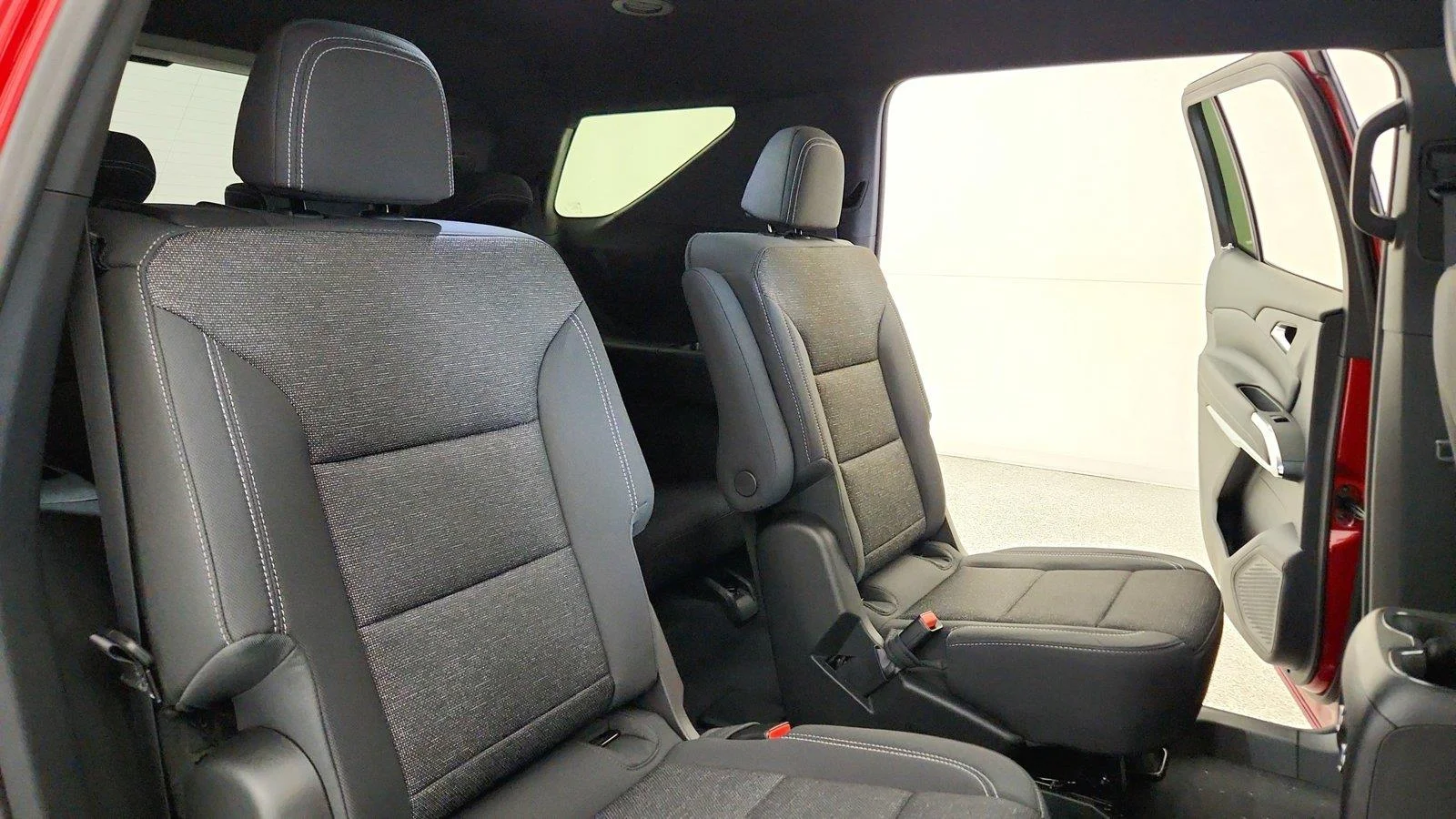 2026 Chevrolet Traverse LT - Photo 32