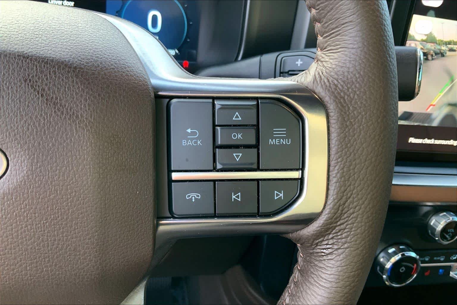 Used 2023 Star White Metallic Tri-Coat Ford King Ranch image 24