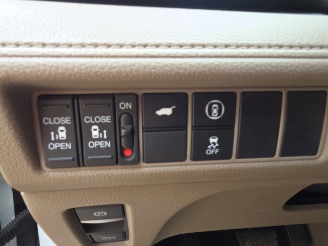 Used 2023 White Honda EX-L image 27