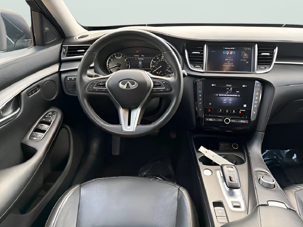 Used 2024 Black INFINITI LUXE image 31