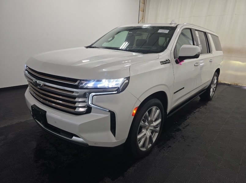 2021 Chevrolet Suburban High Country photo 2