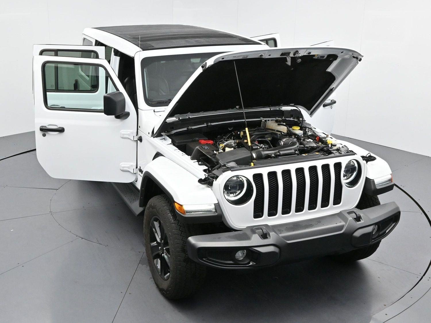 Used 2023 White Jeep Sahara Altitude image 41
