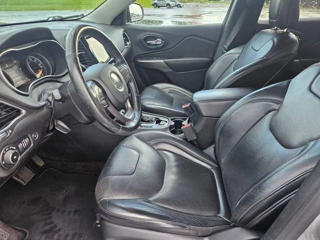 Used 2019 Gray Jeep Limited image 9
