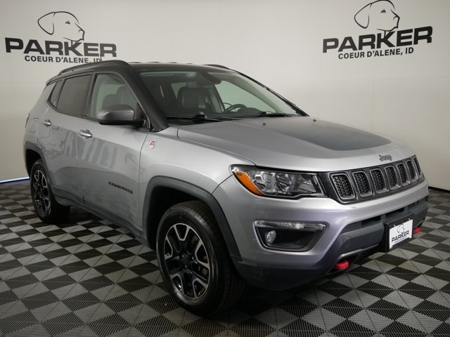 Used 2019 Billet Silver Metallic Clearcoat Jeep Trailhawk image 4