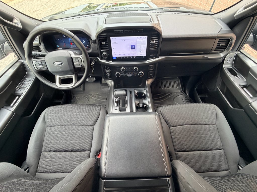 Used 2024 Agate Black Metallic Ford XLT image 17
