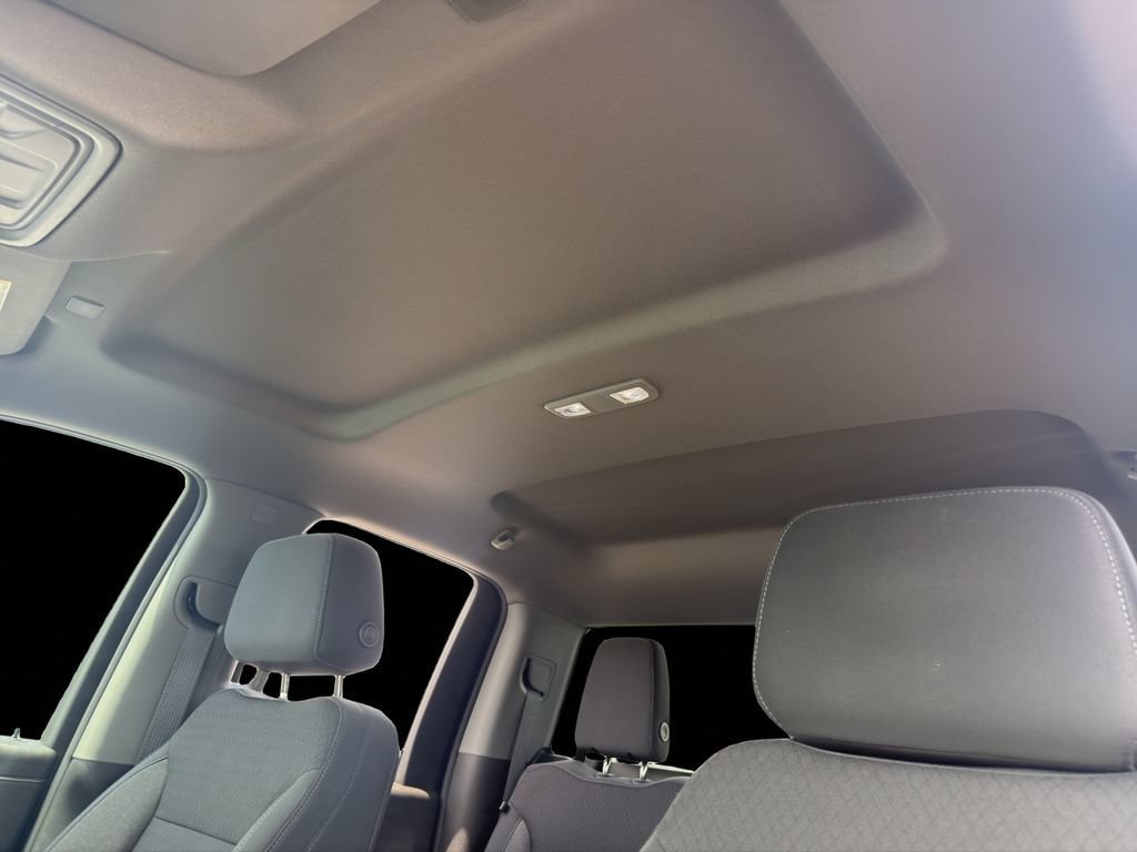 Used 2021 SUMMIT WHITE Chevrolet LT image 23