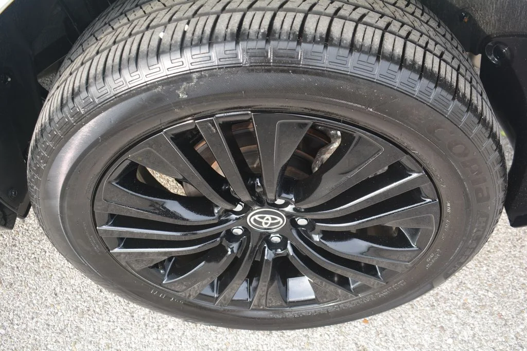 2023 Toyota Venza Nightshade - Photo 27