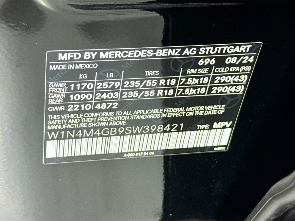 Used 2025 Night Black Mercedes-Benz GLB 250 image 35