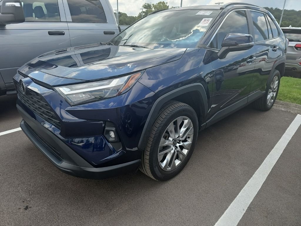 Used 2023  Toyota XLE Premium image 1