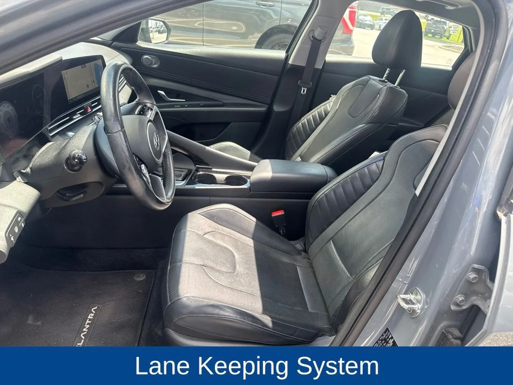 Used 2023 Electric Hyundai Limited image 8