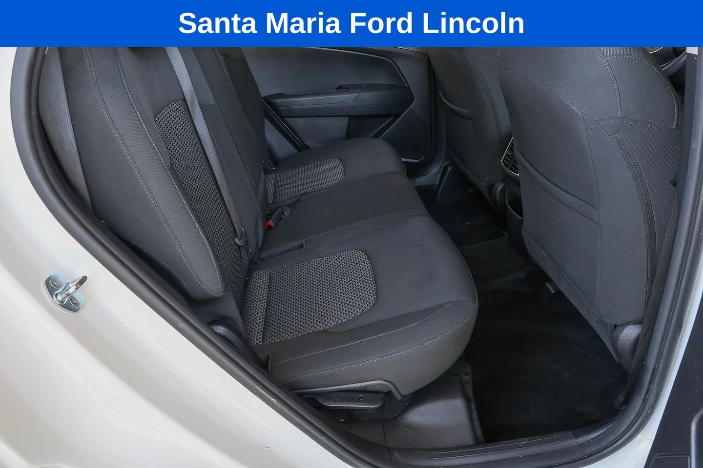Used 2023 Snow White Pearl Kia LX image 31