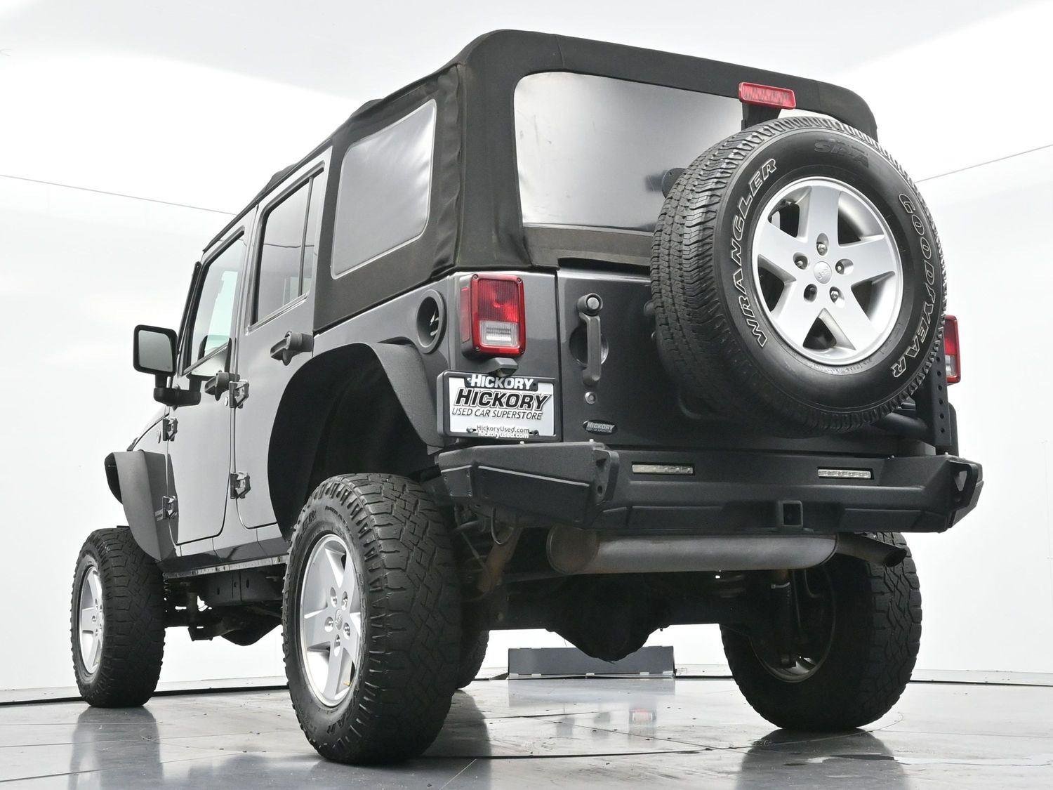 Used 2017 Granite Crystal Metallic Clearcoat Jeep Rubicon image 43