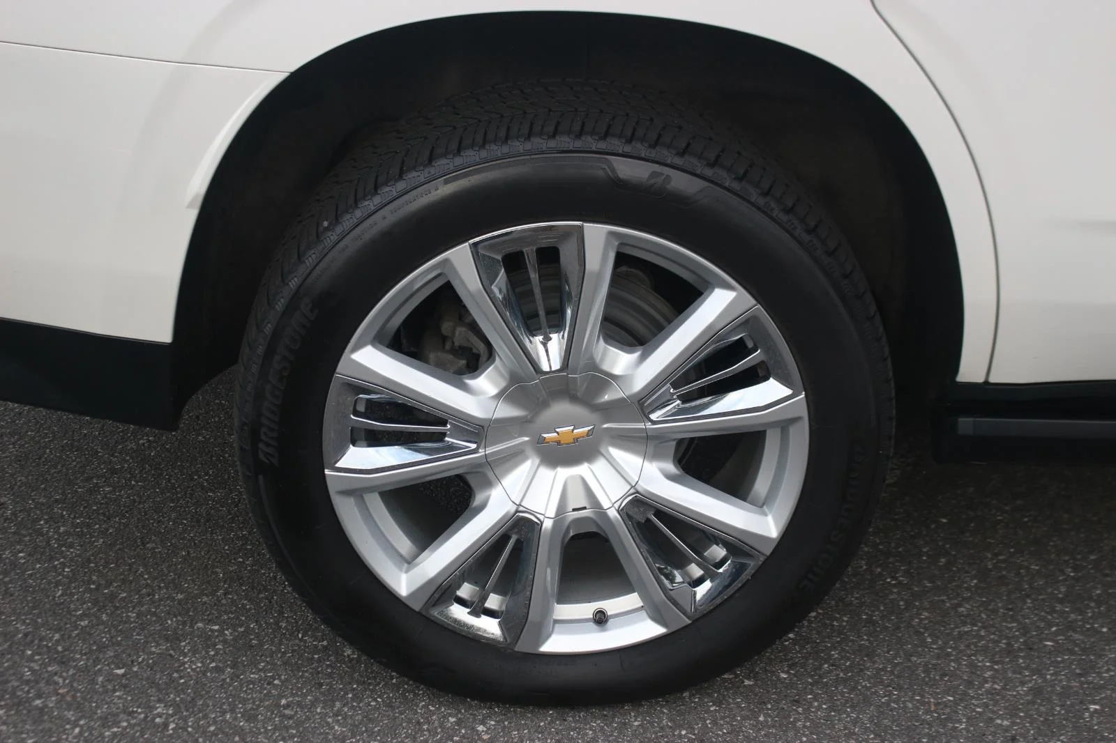 Used 2024 Iridescent Pearl Tricoat Chevrolet High Country image 44