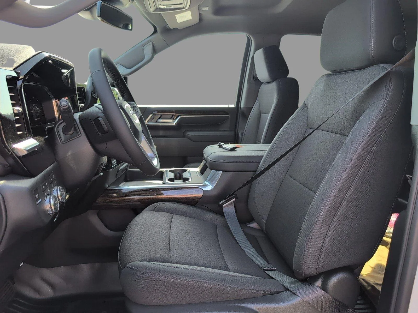 New 2026 Summit White GMC SLE image 18