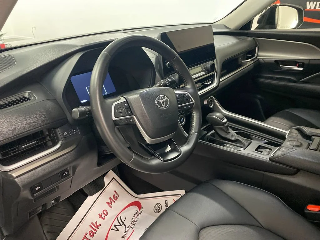 Used 2024 Midnight Black Me Toyota XLE image 14