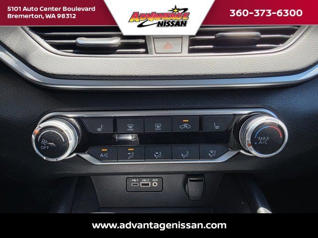 Used 2025 WHITE Nissan S image 20