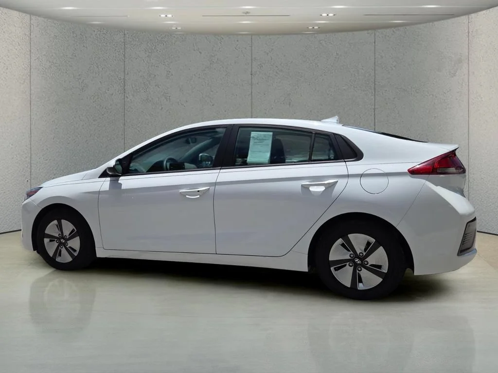 Used 2021 Ceramic White Hyundai Blue image 8