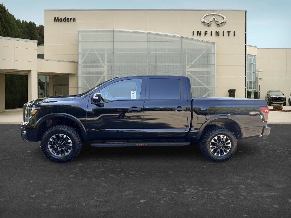Used 2020 Super Black Nissan PRO-4X image 10