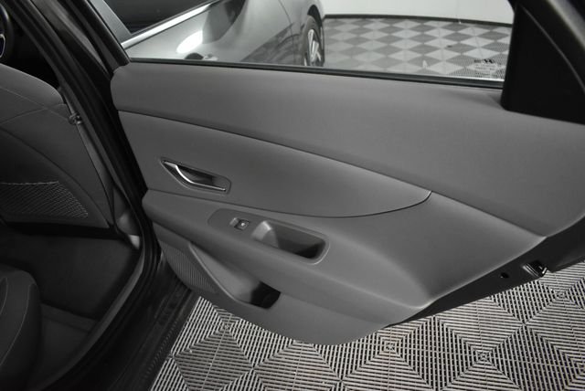 2025 Hyundai Elantra SEL - Photo 19